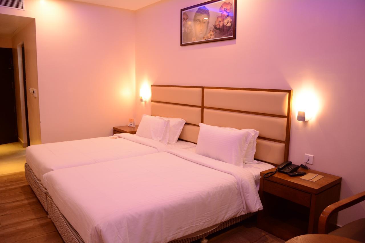 Kani Residency Hotel Тутикорин Экстерьер фото