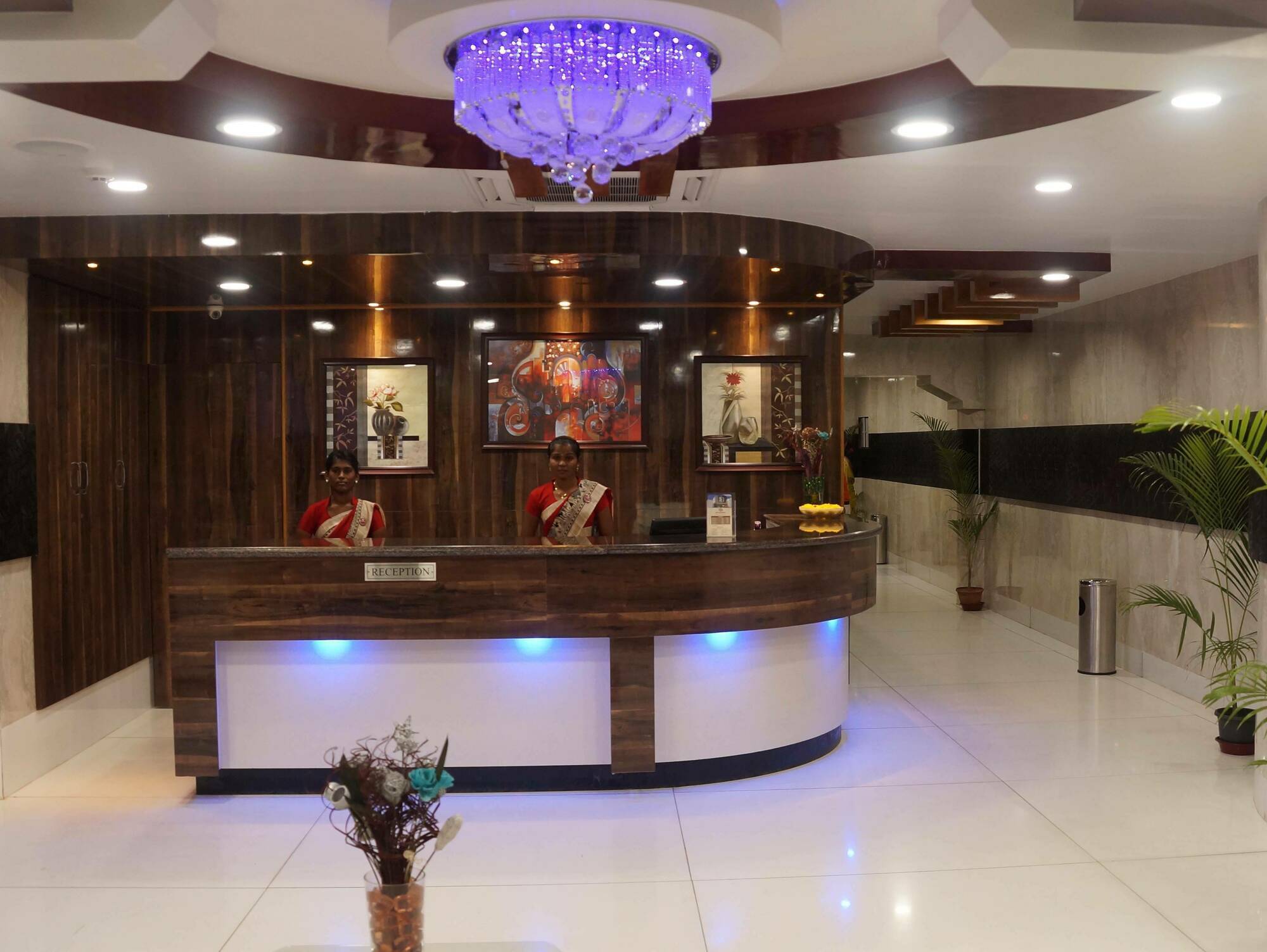 Kani Residency Hotel Тутикорин Экстерьер фото